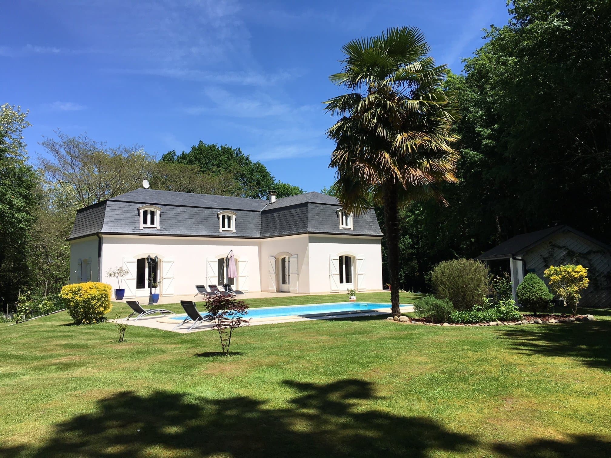 Maison piscine à Pau, Aressy, France,64320 — Aressy
